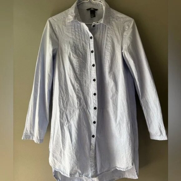 H&M, size 8, pleated blue long fitted, long sleeve button down dress shirt - Picture 5 of 8